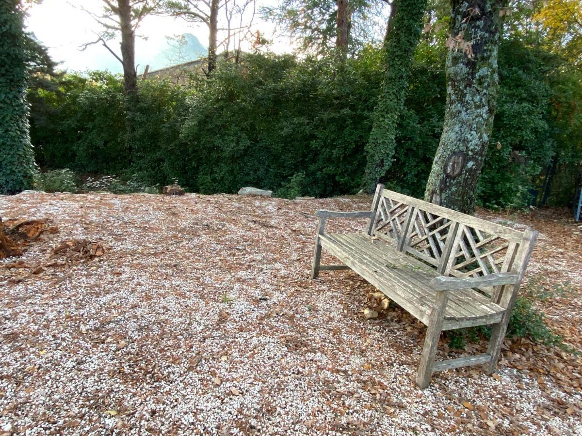 La Maison De Mado Et Sa Cabane Dans Les Arbres Plan d'Aups Luaran gambar