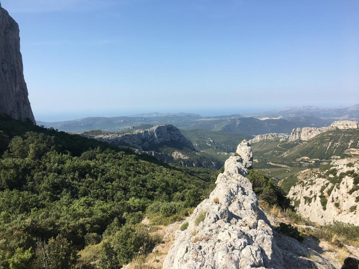 La Maison De Mado Et Sa Cabane Dans Les Arbres Plan d'Aups Luaran gambar